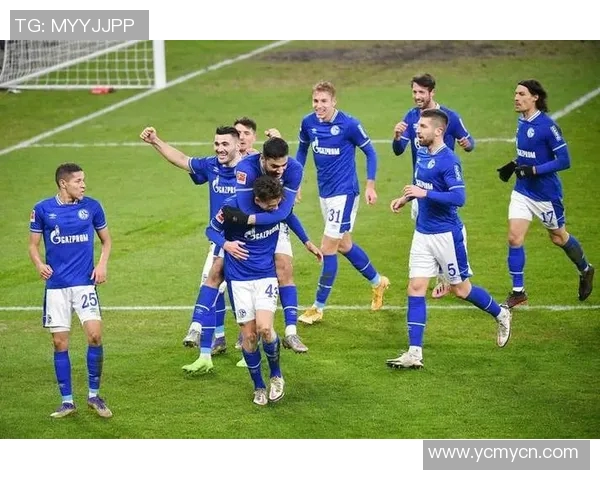 体脂偏高的足球明星们如何在竞技场上保持竞争力与魅力